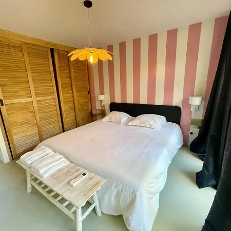 Villa Domus Sciurorum - *