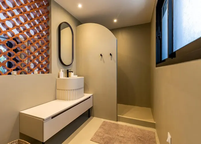 Villa Domus Sciurorum - *